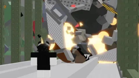 Destroy the bridge & Crash trains DetHUB